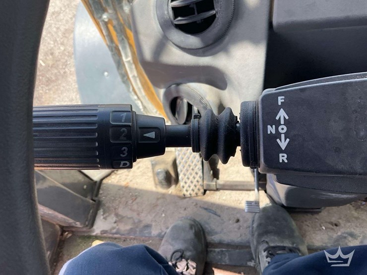 2016-deere-524k-image-12