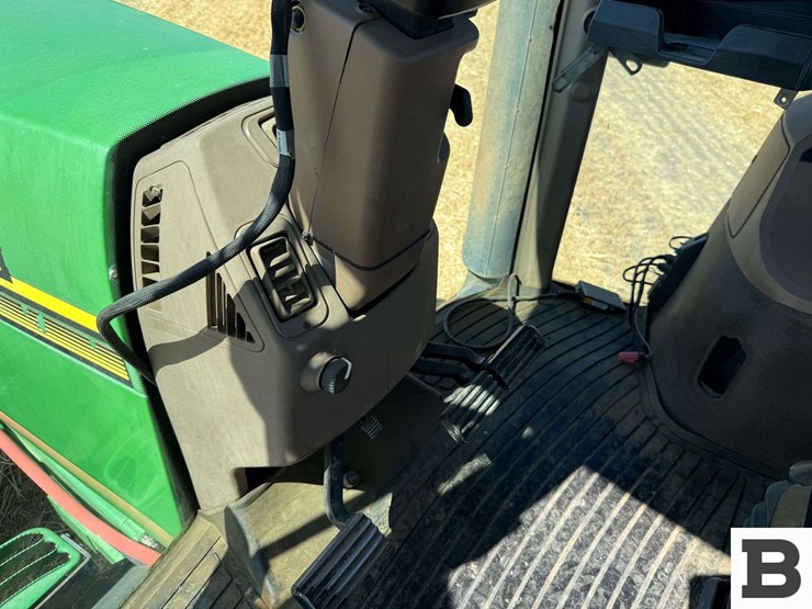 2001-john-deere-8110-image-55