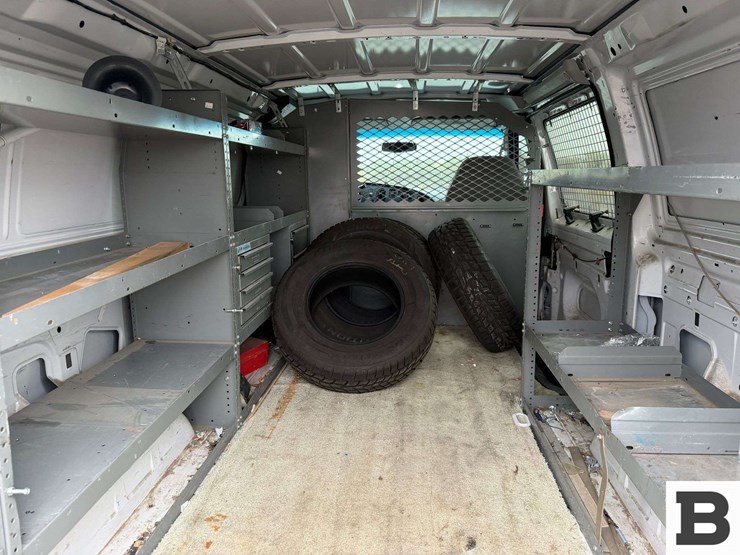 2006-ford-cargo-image-18