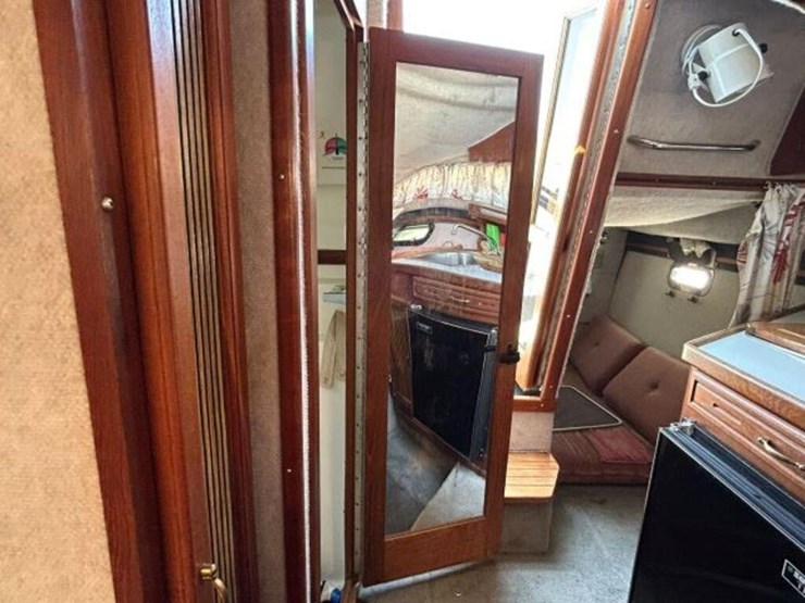 1988-doral-cavalier-24-ft-cabin-cruiser-2dba1303c8-image-81