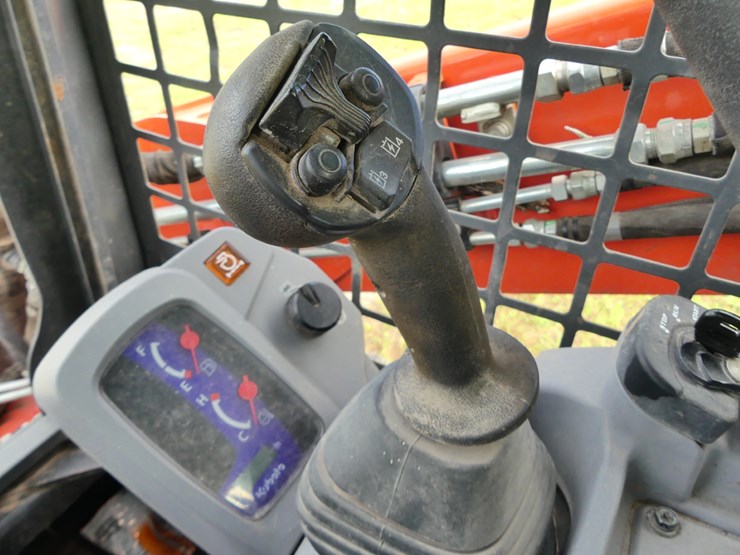 2024-kubota-svl65-2-image-16