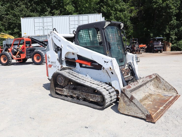 2017-bobcat-t740-image-8