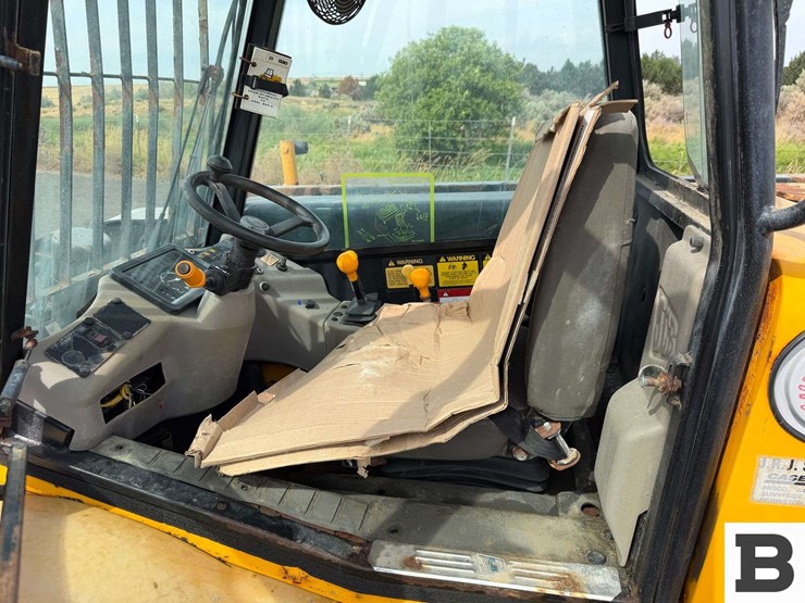 jcb-520-image-36