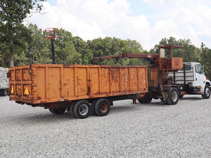 2001-freightliner-fl70-image-5