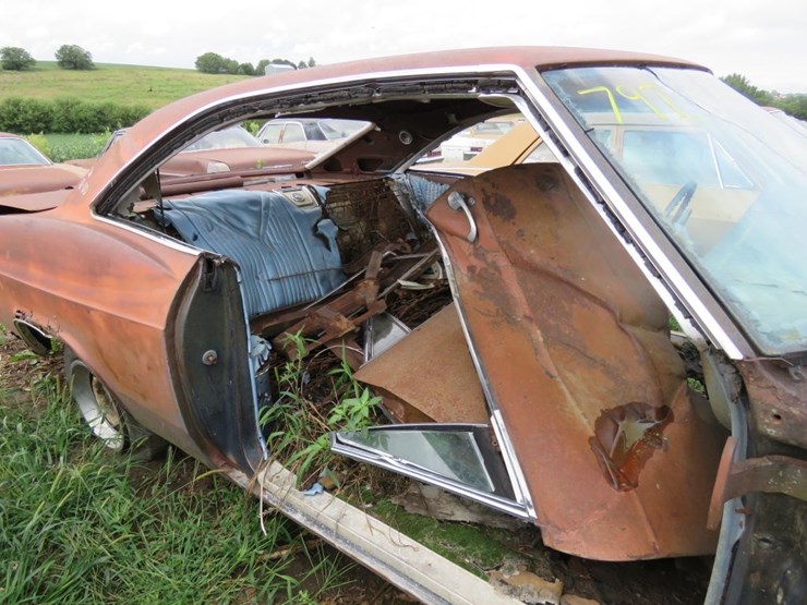 1965-chevrolet-impala-for-parts-image-5