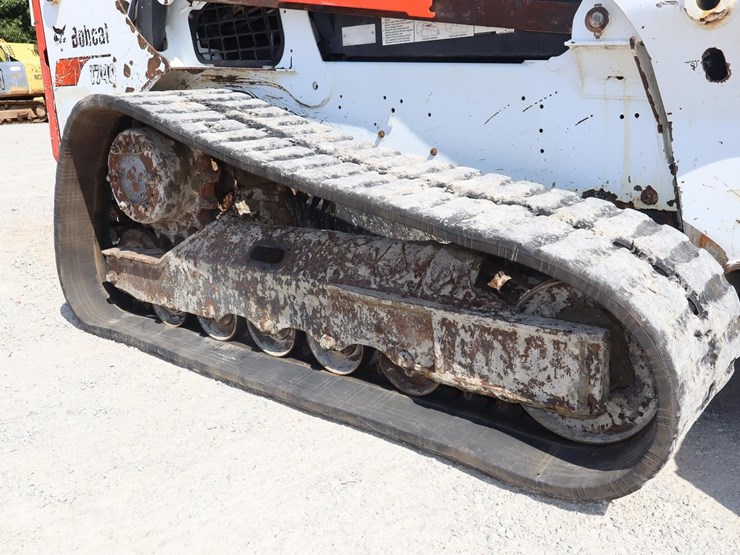 2017-bobcat-t740-image-15