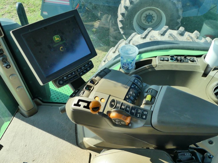 2021-john-deere-8r-310-image-17