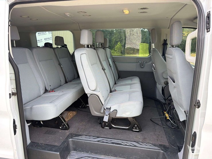 2019-ford-transit-image-19