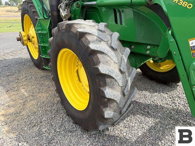 2015-john-deere-6210r-image-55