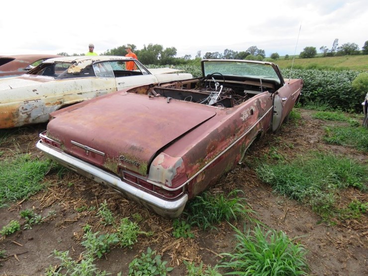 1966-chevrolet-impala-convertible-image-9