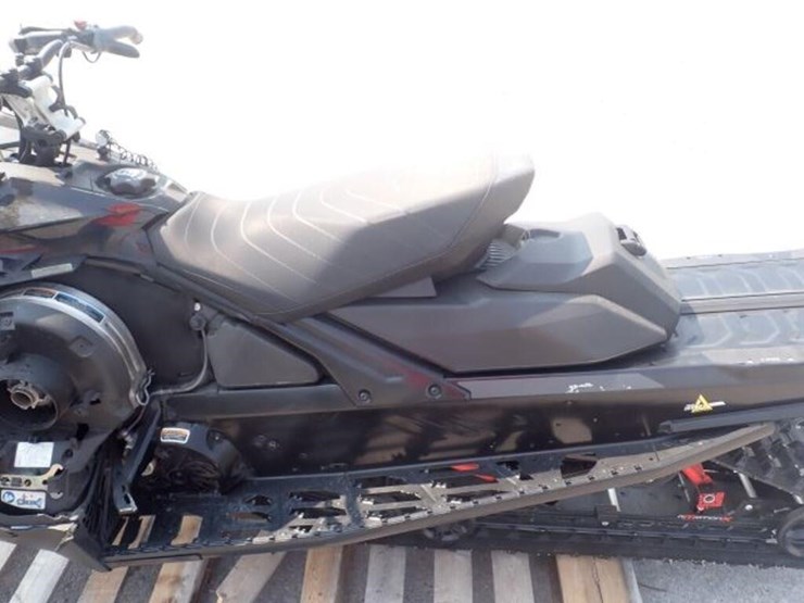 2021-ski-doo-renegade-x-850-snowmobile-2bpsumj6mv0-image-16