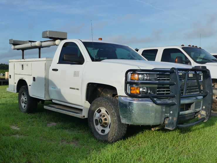 2015-chevrolet-2500hd-image-1