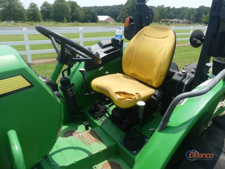 2021-john-deere-5045e-image-10