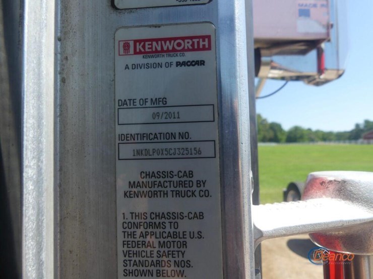 2012-kenworth-t800-image-27