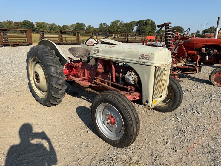 ford-tractor-image-2