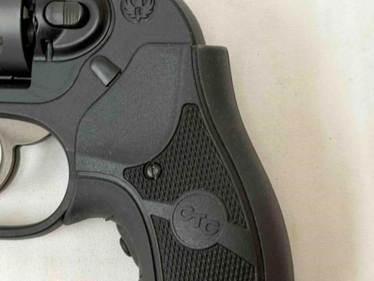 ruger-lcr-22lr-pistol-image-7