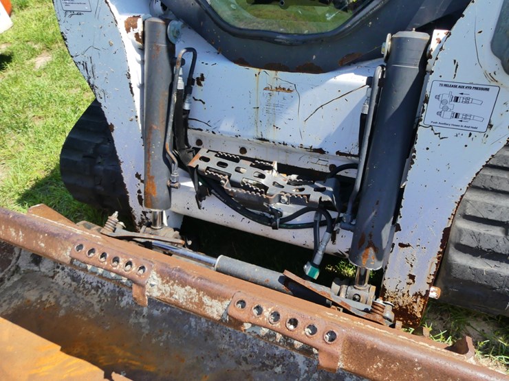 2015-bobcat-t770-image-11