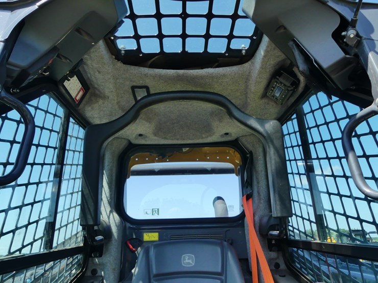 2023-deere-320g-image-14