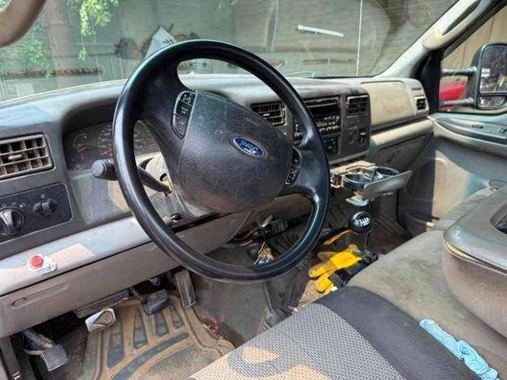 2004-ford-f550-image-4