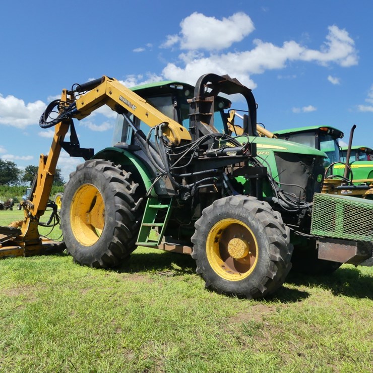 2014 JOHN DEERE 6105D