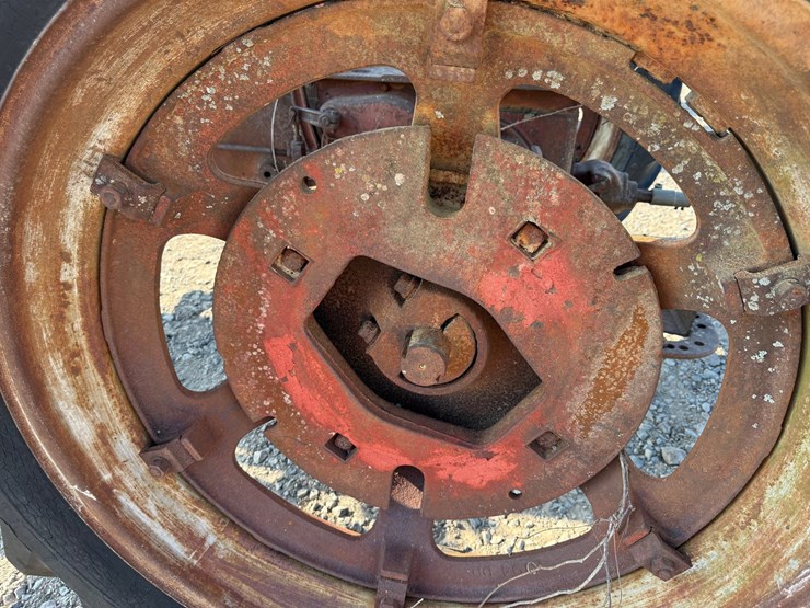 ford-tractor-image-16