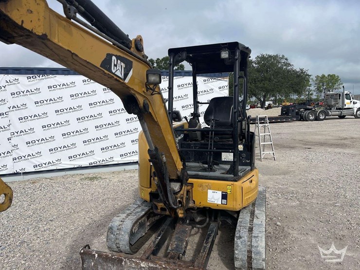 2016-caterpillar-303-image-9