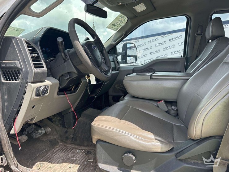 2017-ford-f550-image-12
