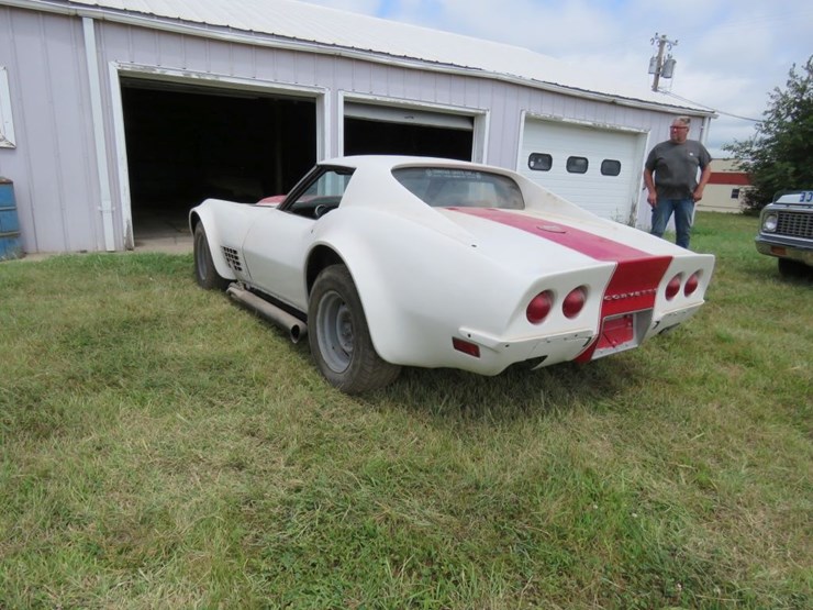 1979-chevrolet-corvette-road-track-car-image-7