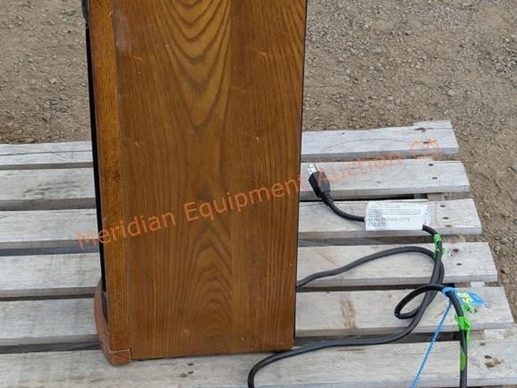 electric-oak-heater-w/-fan-&-remote-image-3
