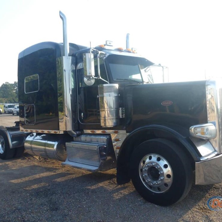 2013 PETERBILT 388