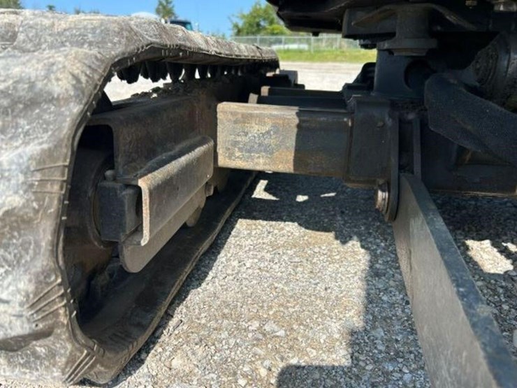 2015-bobcat-418-image-32