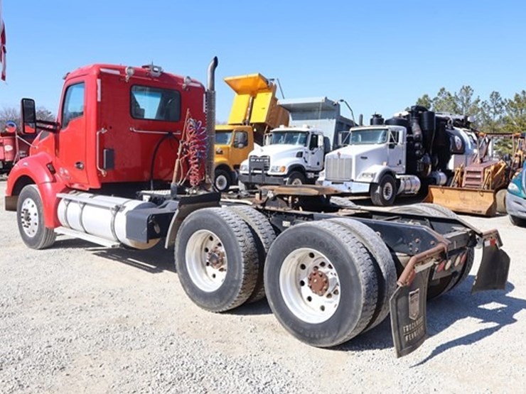 2015-kenworth-t880-image-3