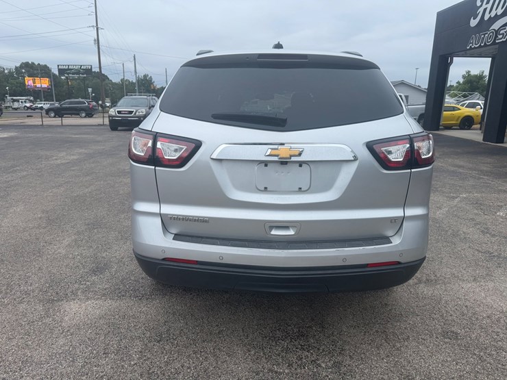 2017-chevrolet-traverse-lt-image-7