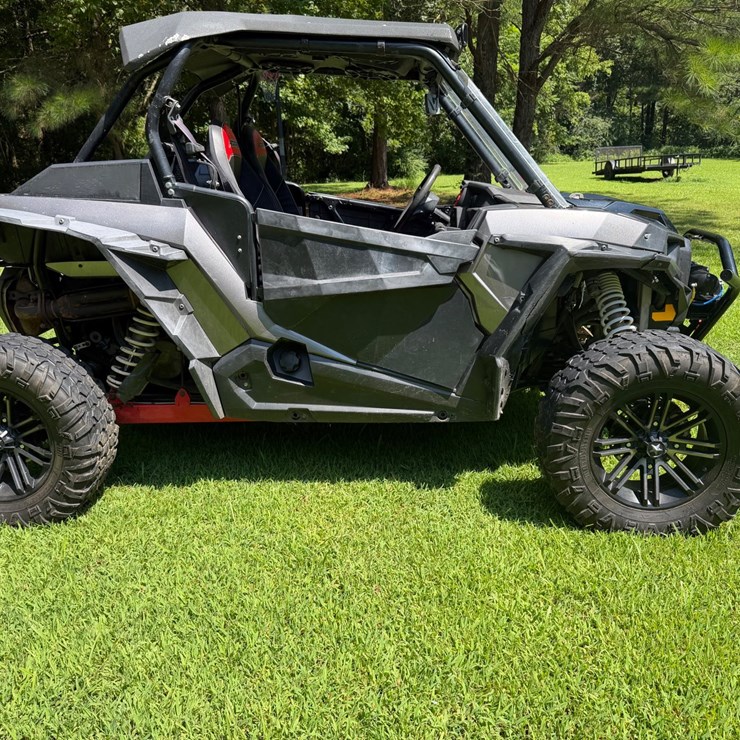 #564 • 2017 POLARIS RZR 1000