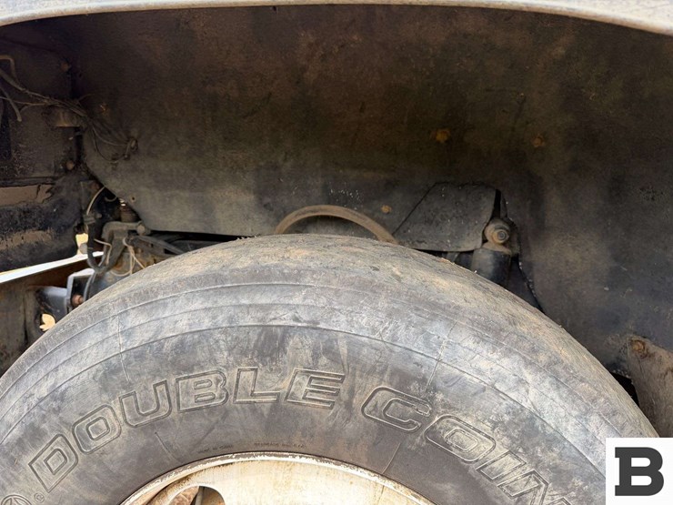 1988-mack-rd688s-image-11