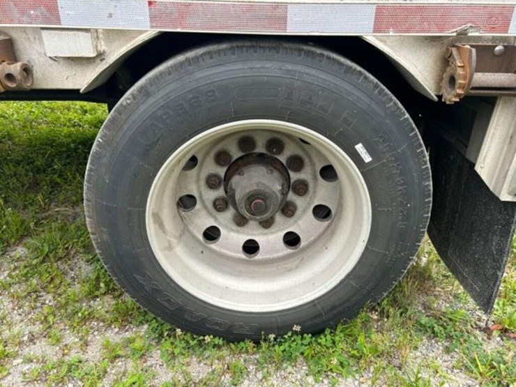 2008-wilson-48-ft-image-37