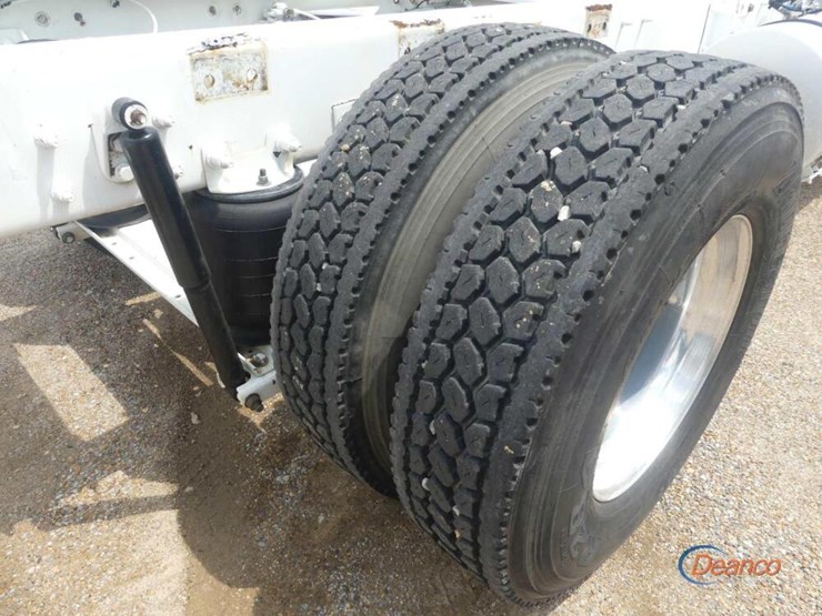2009-kenworth-t370-image-7