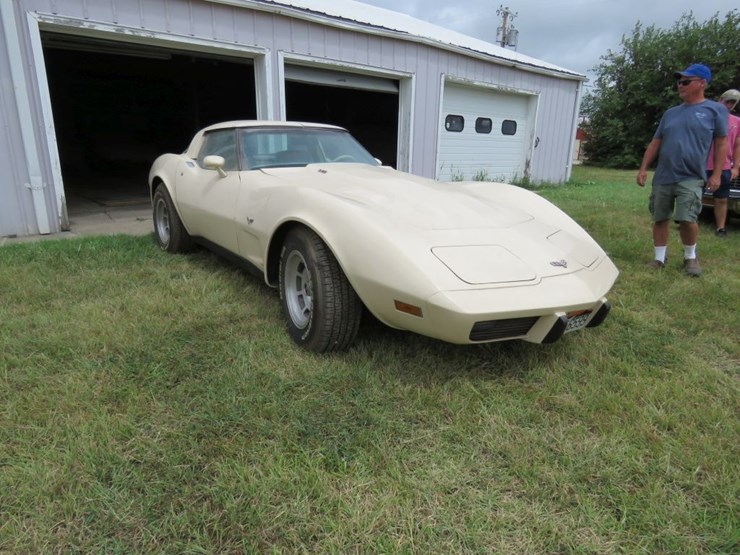 1979-chevrolet-l-82-corvette-t-top-coupe-image-3