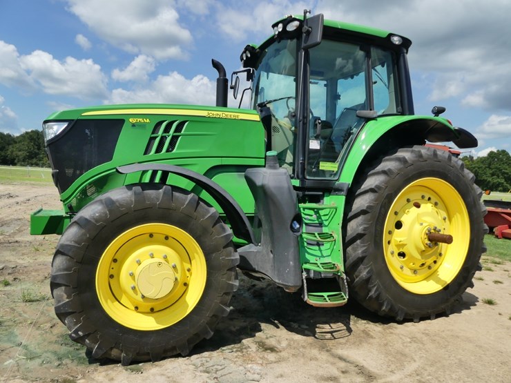 2022-john-deere-6175m-image-1