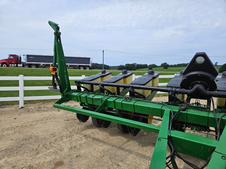 john-deere-7200-image-15
