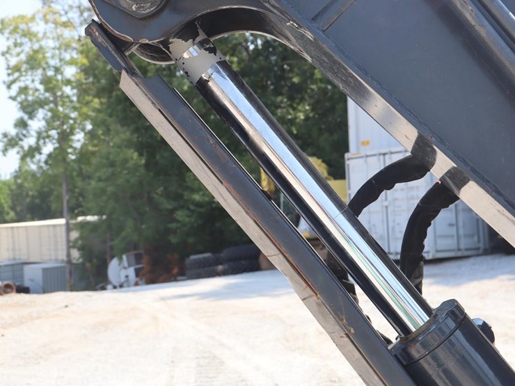 2017-deere-35g-image-23
