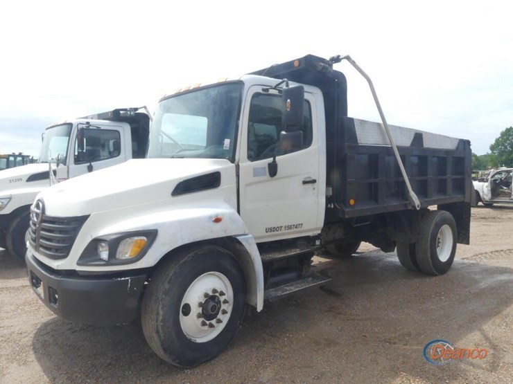 2008-hino-268-image-18