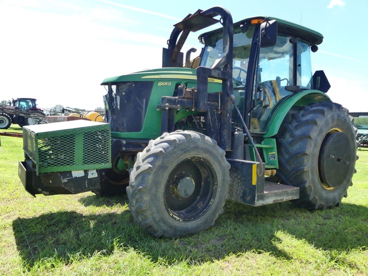 2014-john-deere-6105d-image-2