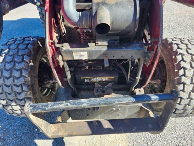 2013-mahindra-5010-hst-image-35