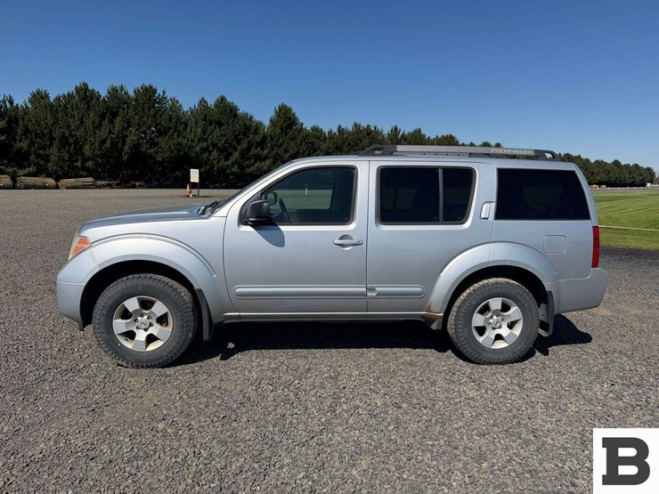 2005-nissan-pathfinder-image-2