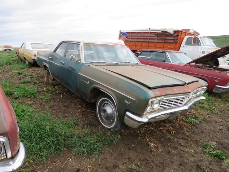 1966-chevrolet-impala-4dr-sedan-image-1