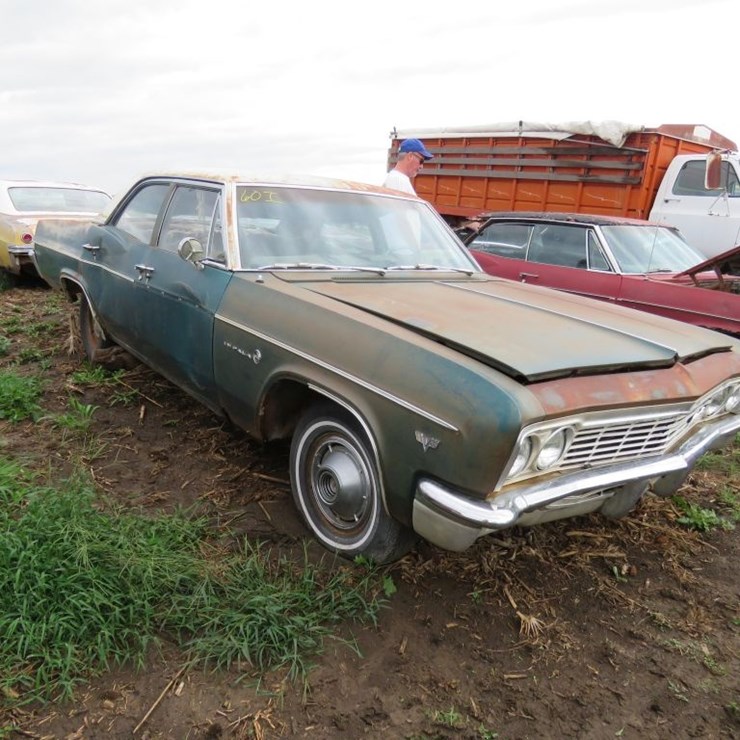 1966 Chevrolet Impala 4dr Sedan