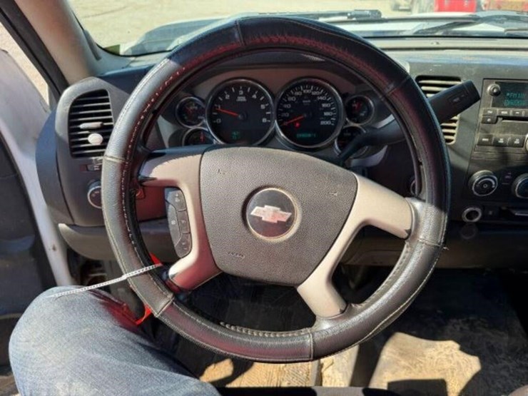 2009-chevrolet-silverado-2500hd-image-13