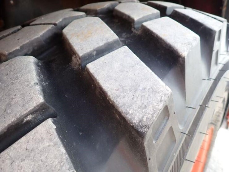 2021-kubota-m4-071-image-80