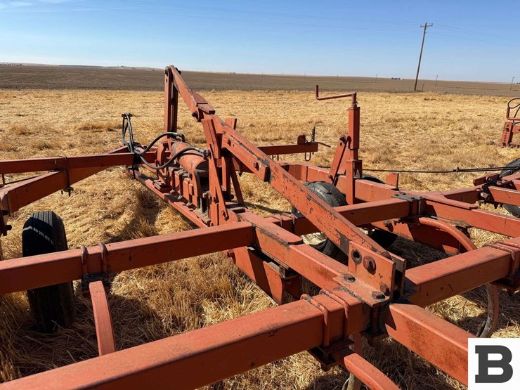 allis-chalmer-800-chisel-plow-image-24